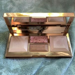 BECCA “Be a Light” Face Palette in Light-Medium